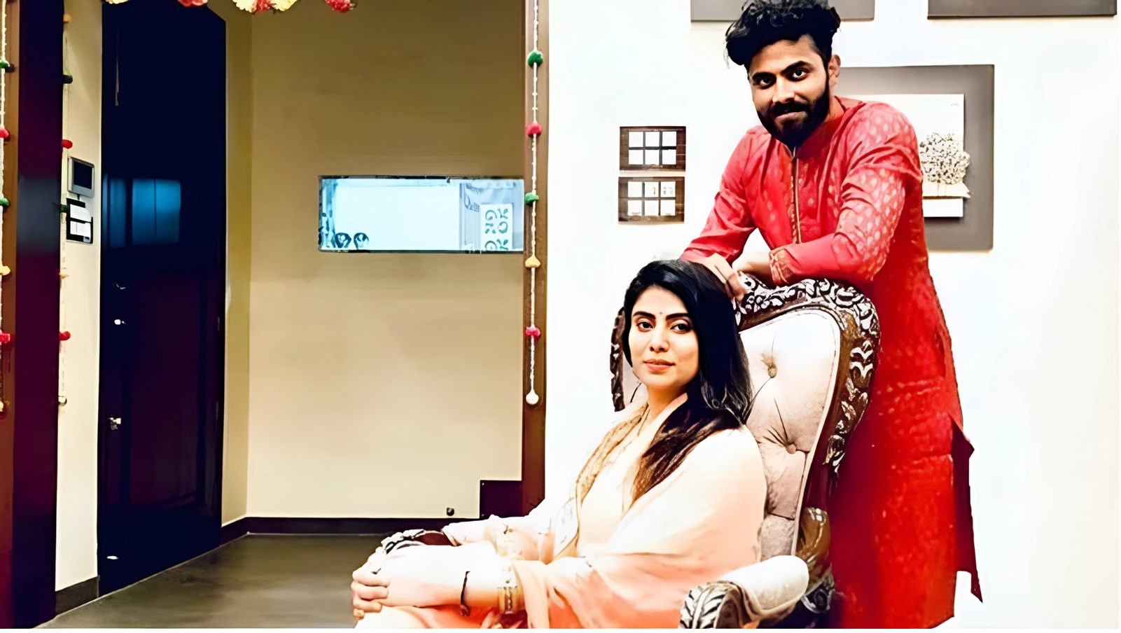 Jadeja father blames his wife for breaking family-05