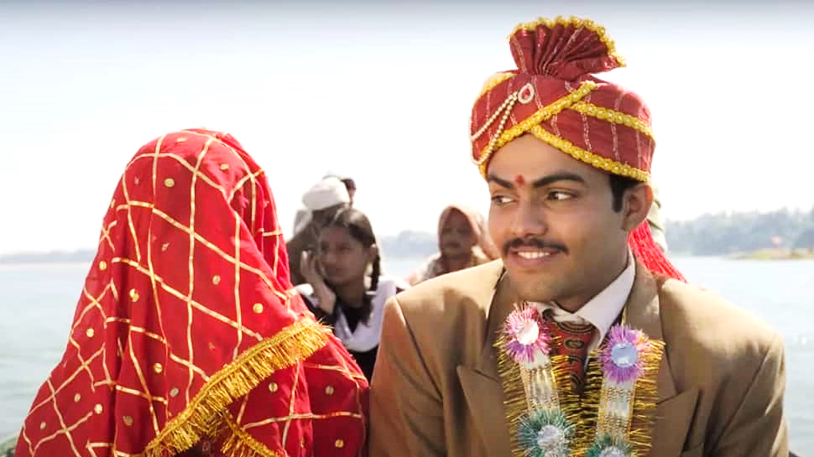 Laapaata Ladies Movie Review - 03